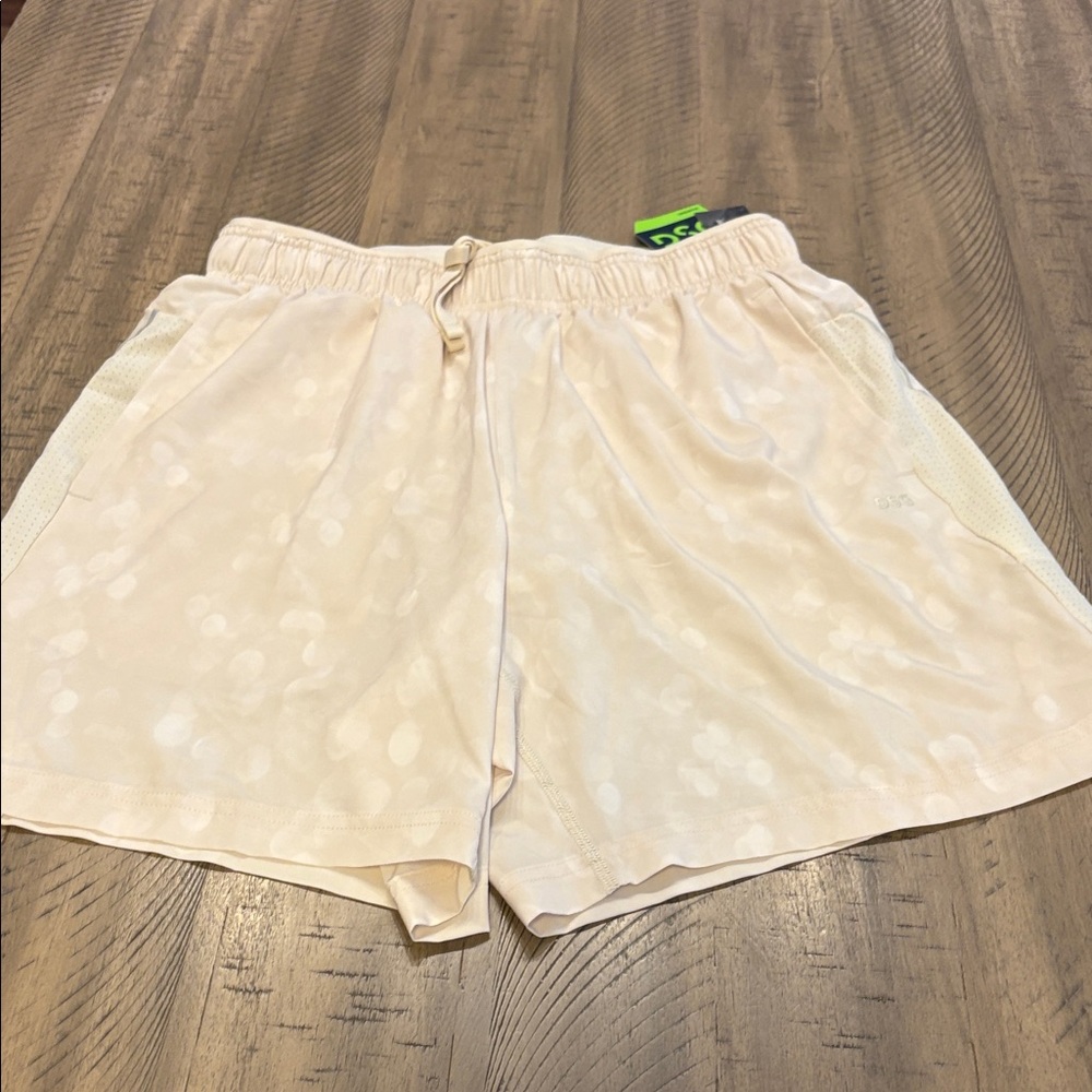 548 DSG Mens Cream Athletic Shorts
